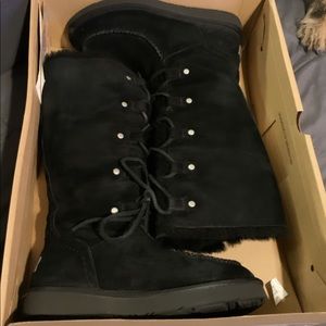 RARE Ugg black lace up boots! Size 7